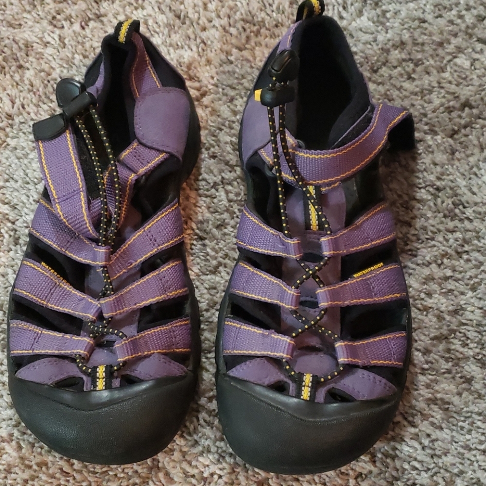 Keen Sandles
